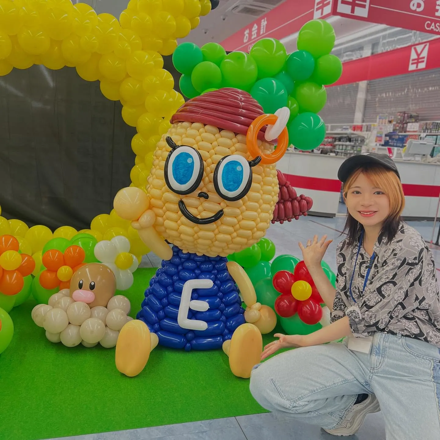 エディオン豊中店にバルーンイイナちゃん登場！