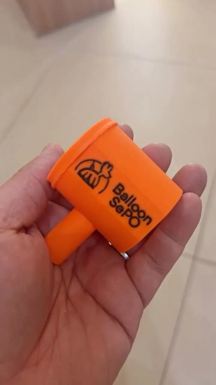 風船で「スター」を作る動画🌟🎈